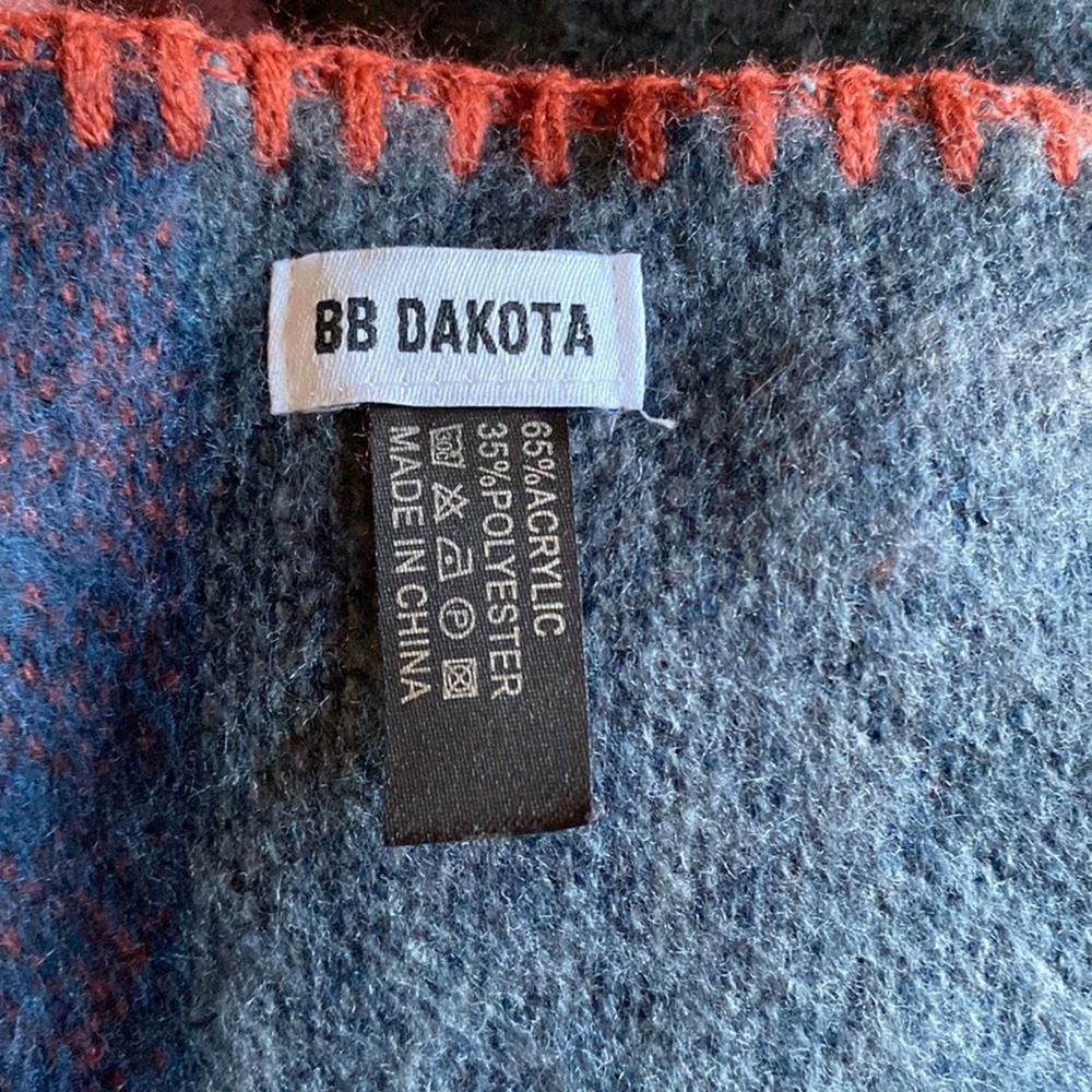 BB DAKOTA Warm Wooly Shawl - One Size - Picture 4 of 4